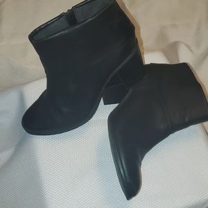 Bc boots sz 8.5 women